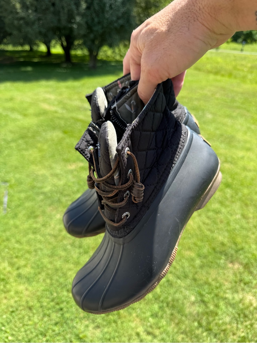 Sperry Black Quilted Fabric Label Detailing